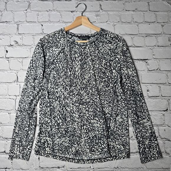 Athleta Tops - Athleta Ultimate Train Black White Print Long Sleeve Crew Neck Top Size Small